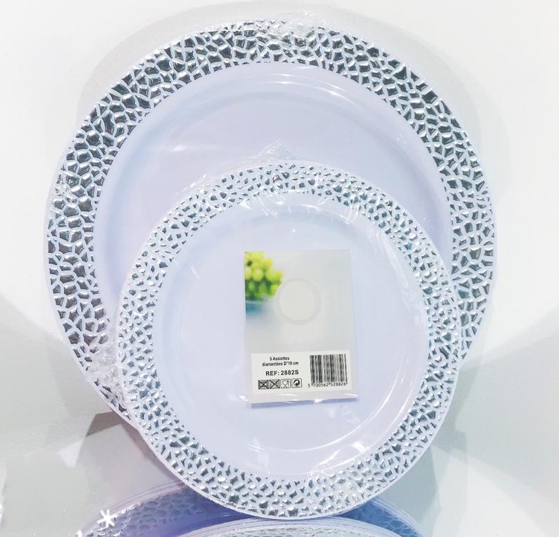 5 Assiettes blanches  avec bordure diamantées D°25 cm